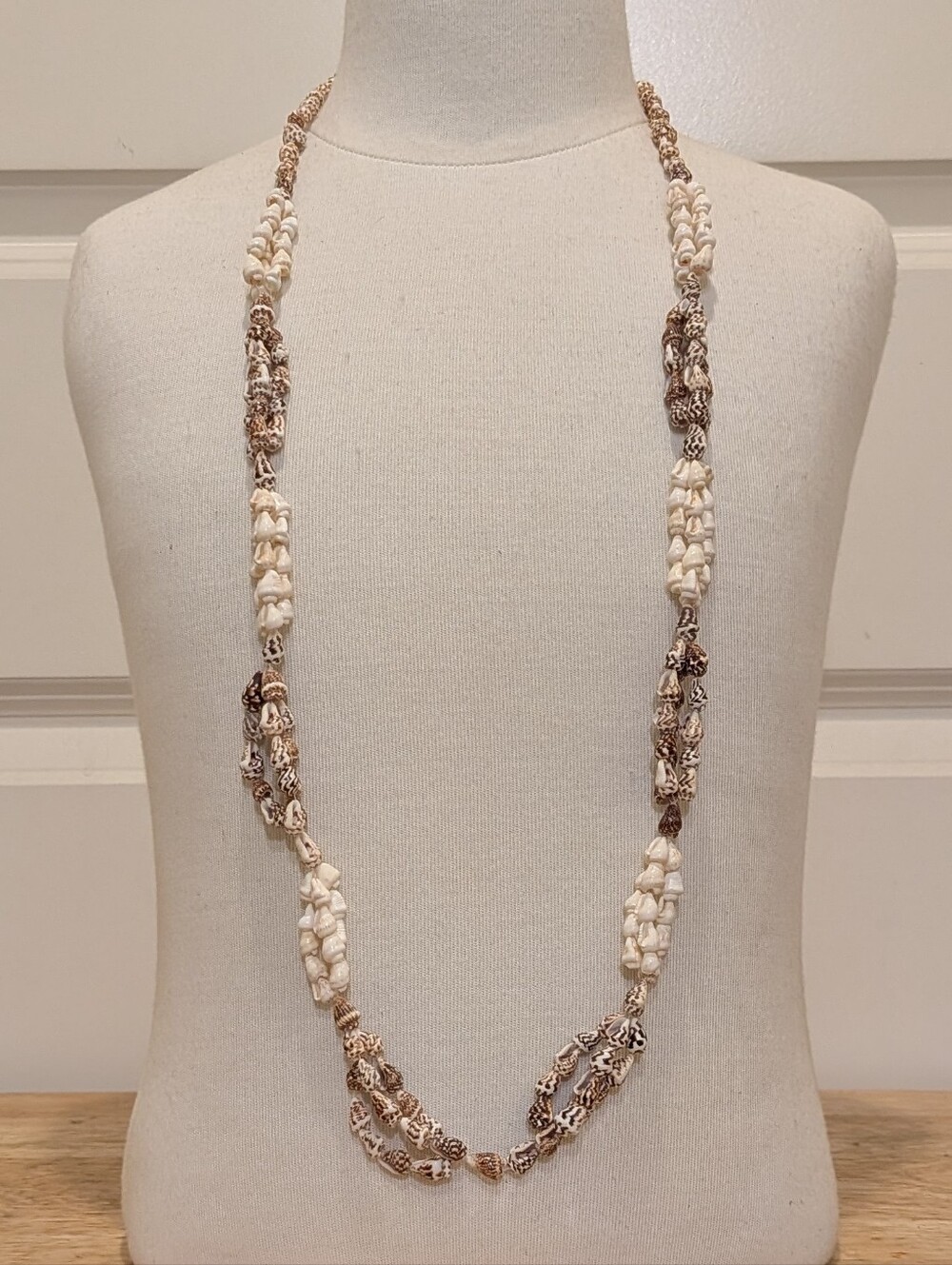 EUC 36" 70s Vintage Dove and Mini Conch Shell Long Triple Stranded Shell Lei